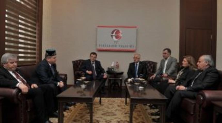 T&uuml;rk D&uuml;nyası &Uuml;lkelerinden Vali Tuna&rsquo;ya Teşekk&uuml;r Ziyareti