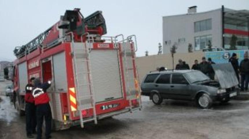 Seyir Halindeki Otomobilde Yangın &Ccedil;ıktı