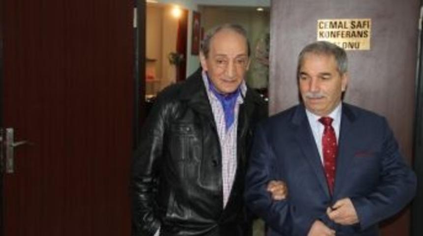 Şair Cemal Şafi&rsquo;nin Adı Konferans Salonuna Verildi