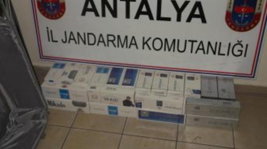 Alanya'da 6 Bin Paket Ka&ccedil;ak Sigara Ele Ge&ccedil;irildi