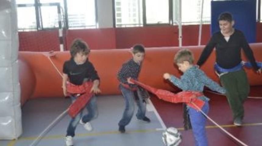 &Uuml;mraniye Bah&ccedil;eşehir Koleji'nde Yeni Yıl Coşkusu