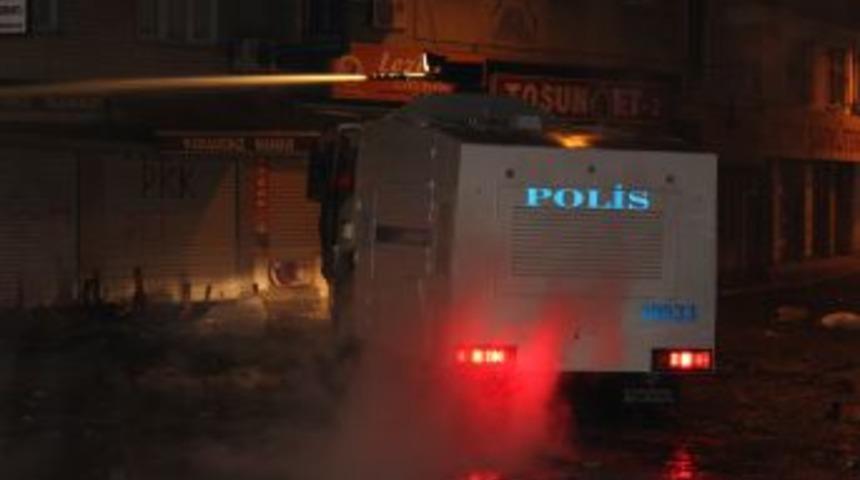 Beyoğlu&rsquo;nda Izinsiz G&ouml;steri Yapan Gruba Polis M&uuml;dahale Etti