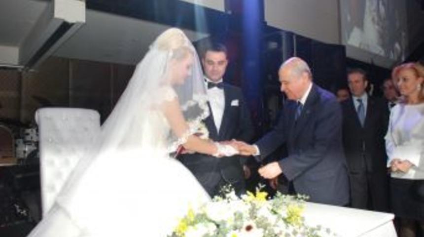 Bah&ccedil;eli, Nikah Şahitliği Yaptı