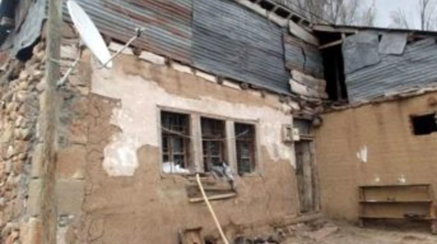 Refahiye&rsquo;de İhtiya&ccedil;lı Ailelere Barınma Yardımı Yapıldı