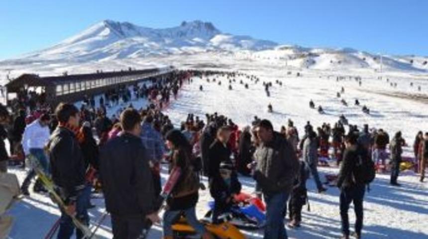 Kayakseverler Erciyes'e Akın Etti