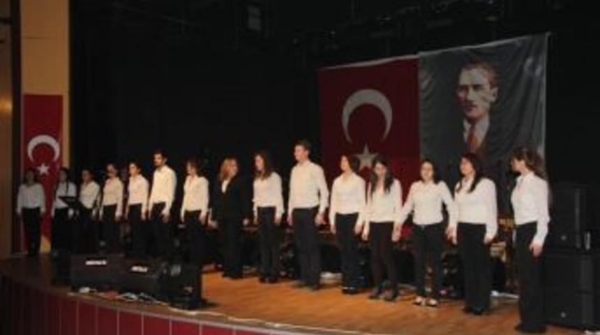 Atat&uuml;rk&rsquo;&uuml;n Sevdiği Şarkılar Kırklareli'de Seslendirildi