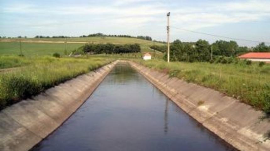 Ak Parti&rsquo;li Erdem&rsquo;den &Uuml;reticiye Sulama Suyu M&uuml;jdesi