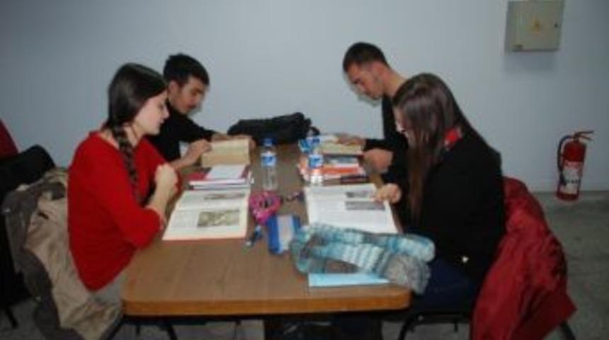 B&uuml;y&uuml;kşehir Kitapseverin Hizmetinde