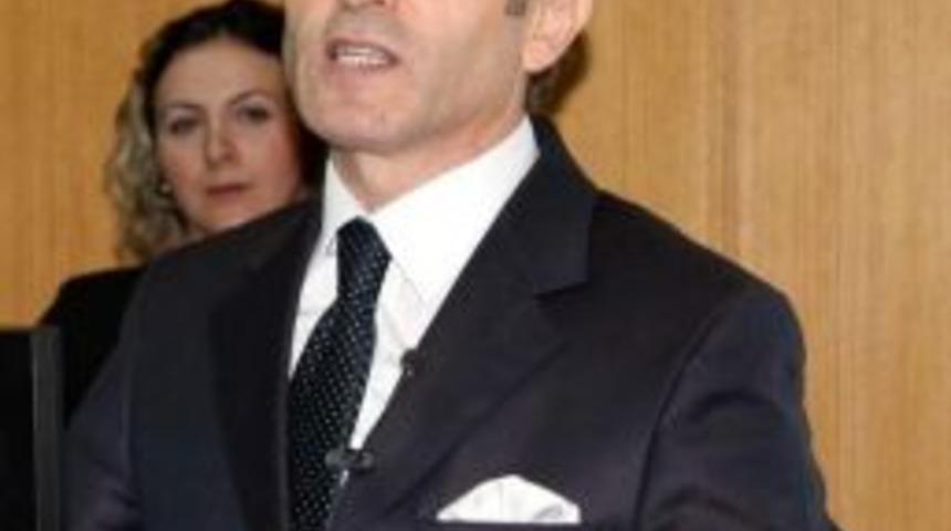 Trabzonspor Basın S&ouml;zc&uuml;s&uuml; Yakup Aslan, Hakem Fırat Aydınus'u Bombaladı