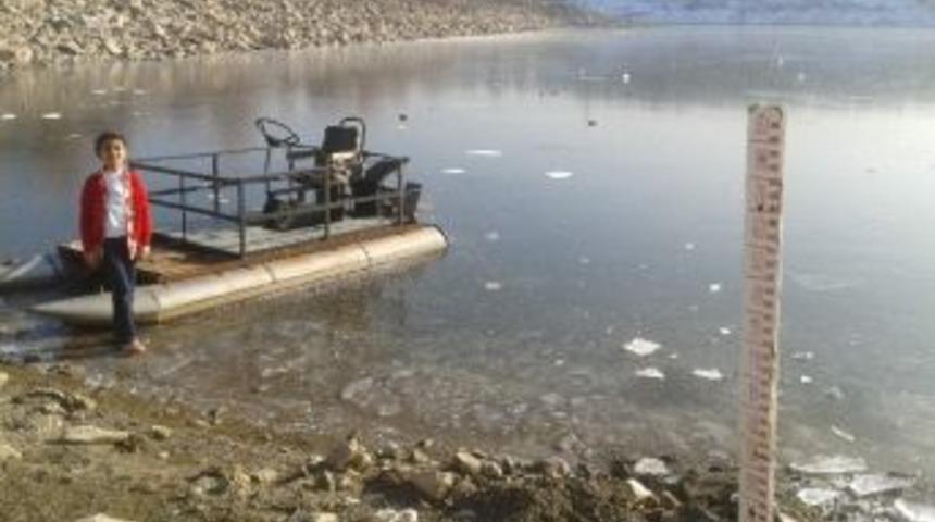 (&ouml;zel Haber) K&uuml;tahya'da Enne Barajı Buz Tuttu