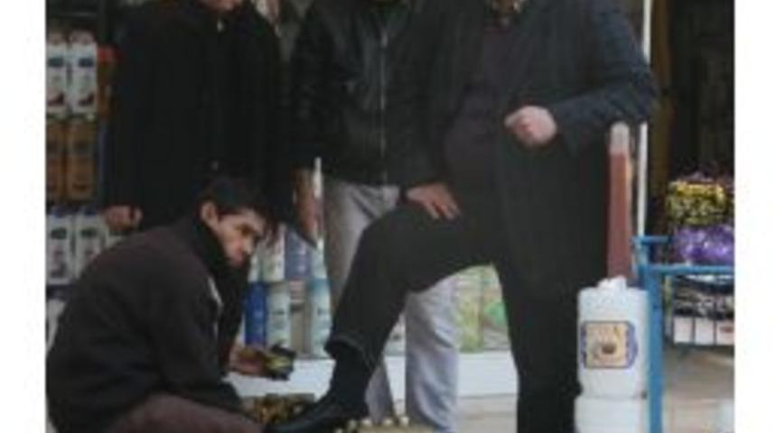 G&uuml;neşli Hava Ayakkabı Boyacılarına Yaradı