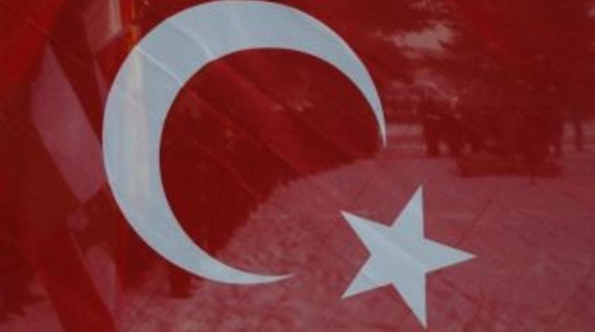 400 İzci Dedelerinin Mezarları &Uuml;st&uuml;nde Biriken Karları Temizleyerek Dua Ettiler