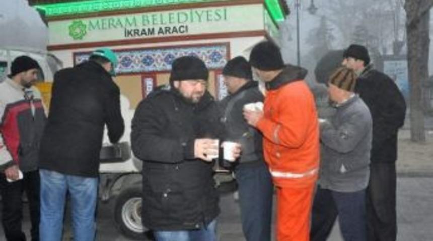 Meram Belediyesi&rsquo;nden Sıcak &Ccedil;orba İkramı