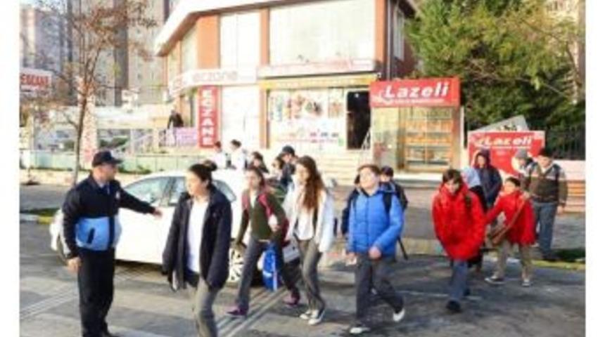 &Ouml;ğrenciler, Zabıta Abilerine Emanet