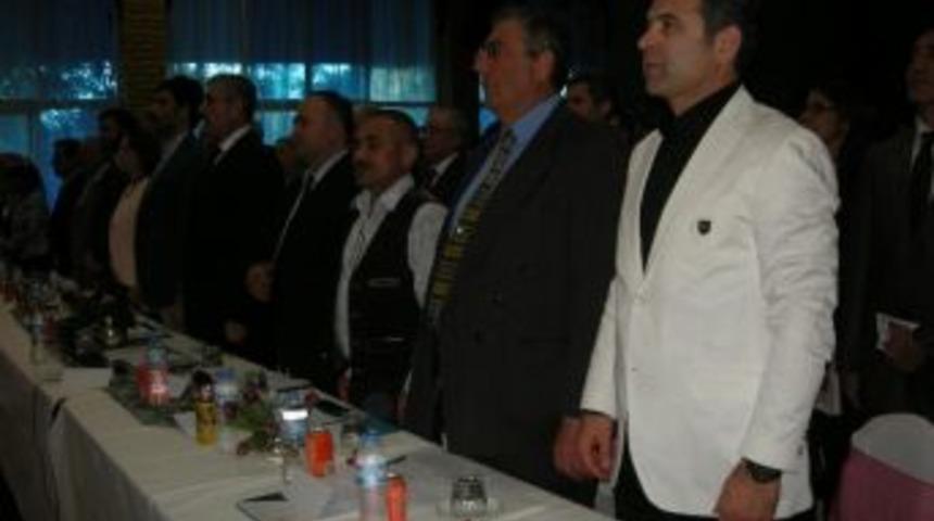 Agem, Avustralya&rsquo;yı Fetetti