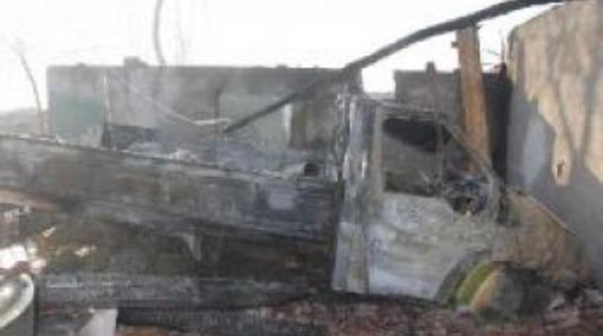 Samanlıkta Yangın &Ccedil;ıktı