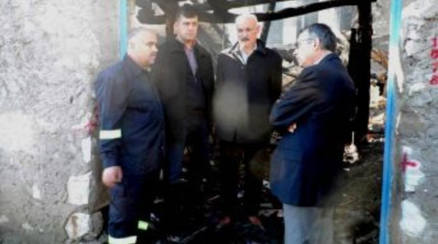 Evi yanan aileye ge&ccedil;miş olsun ziyareti