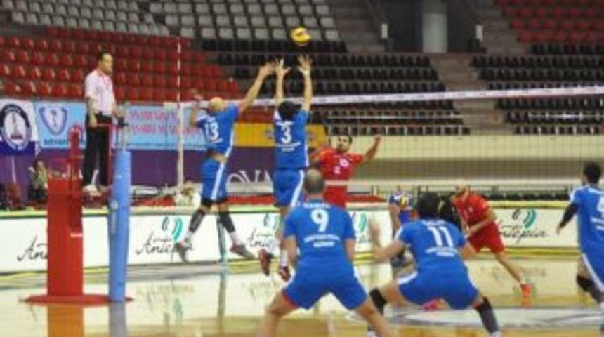 Şahinbeyli Filenin Şahinleri Namağlup Devam Ediyor