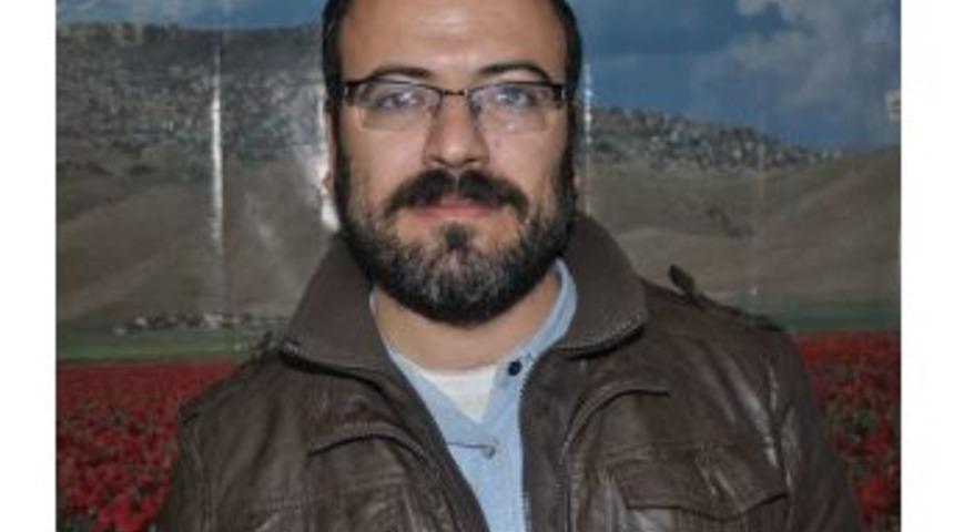 Gazetecilerden Yasağa Tepki: Basın &Ouml;zg&uuml;rce G&ouml;revini Yapabilmeli