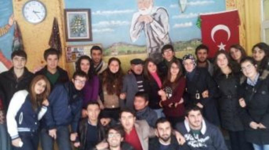 Geleceğin &Ouml;ğretmenlerinden Huzurevi&rsquo;ne Ziyaret