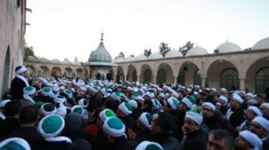 Zul&uuml;m G&ouml;ren M&uuml;sl&uuml;manlar İ&ccedil;in Dua Edildi