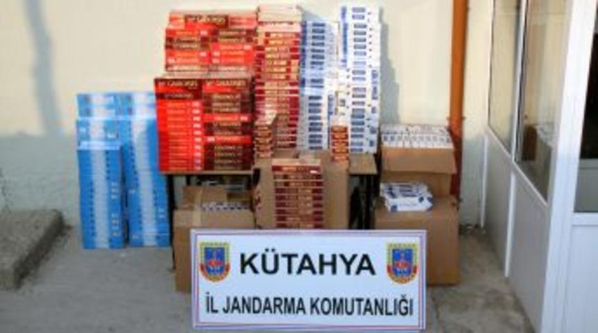 Pekmez Y&uuml;kl&uuml; TIR'dan Ka&ccedil;ak Sigara &Ccedil;ıktı