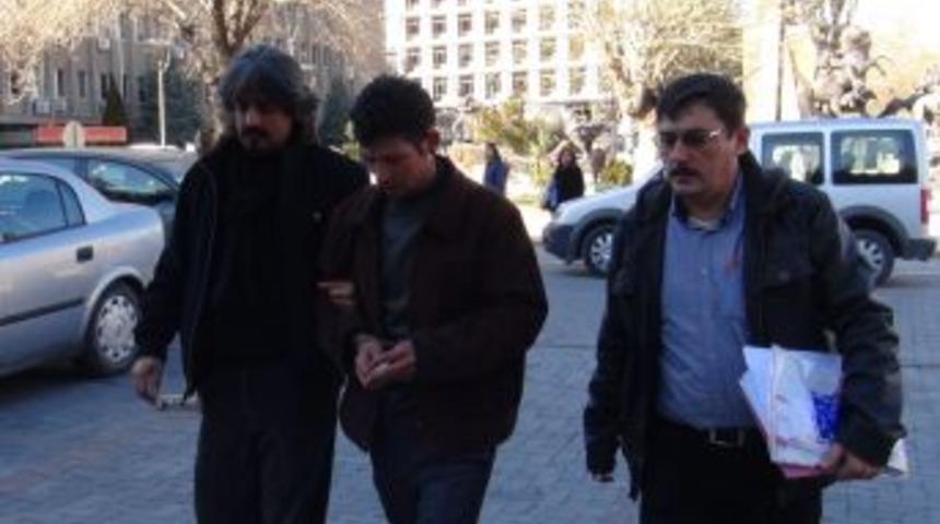 Evlenmek Istediği Kızı &Ouml;ld&uuml;ren Zanlı Adliyede