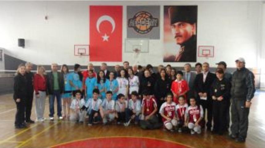 &Ccedil;ukuroava Badminton İl&ccedil;e Şampiyonası Sona Erdi