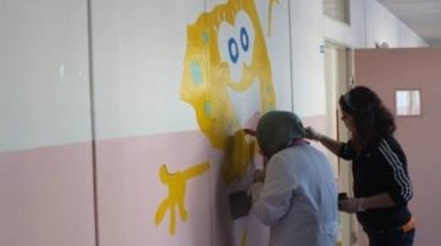 Melikşah&rsquo;lı &Ouml;ğrenciler Okulları Renklendiriyor