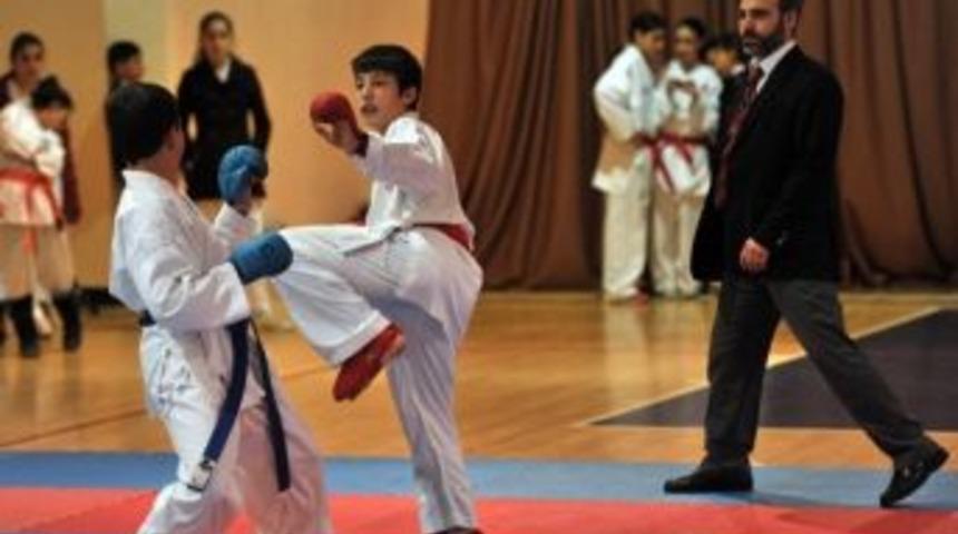 Trabzon&rsquo;da Karate İl Birinciliği Yapıldı