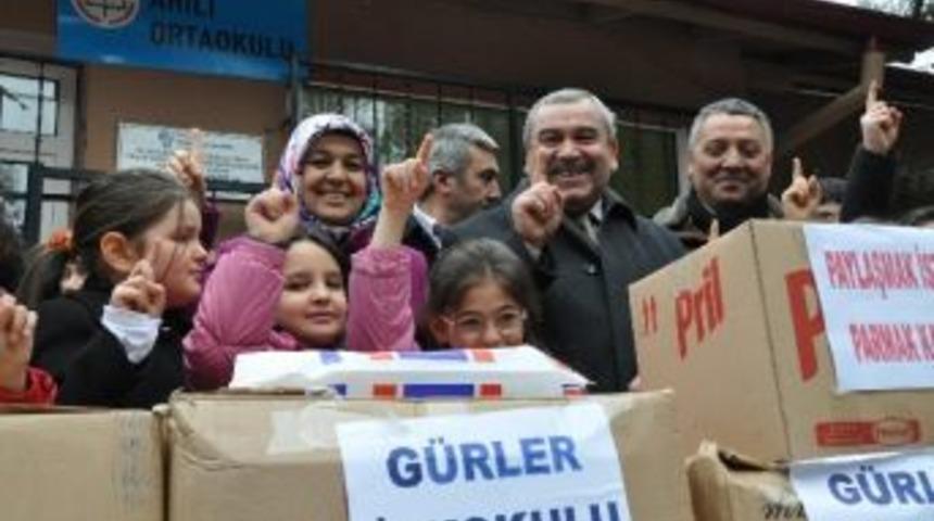 Minik &Ouml;ğrencilerden Kardeş Okula Yardım