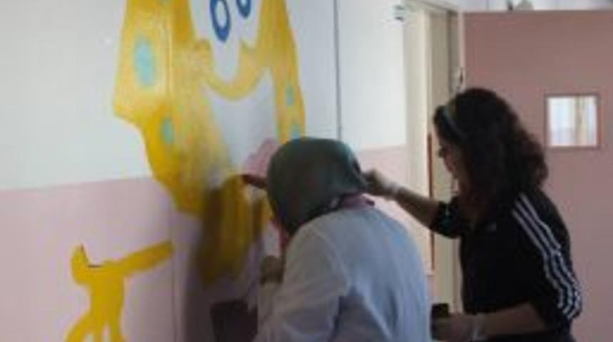 Melikşahlı &Ouml;ğrenciler Okulları Renklendiriyor