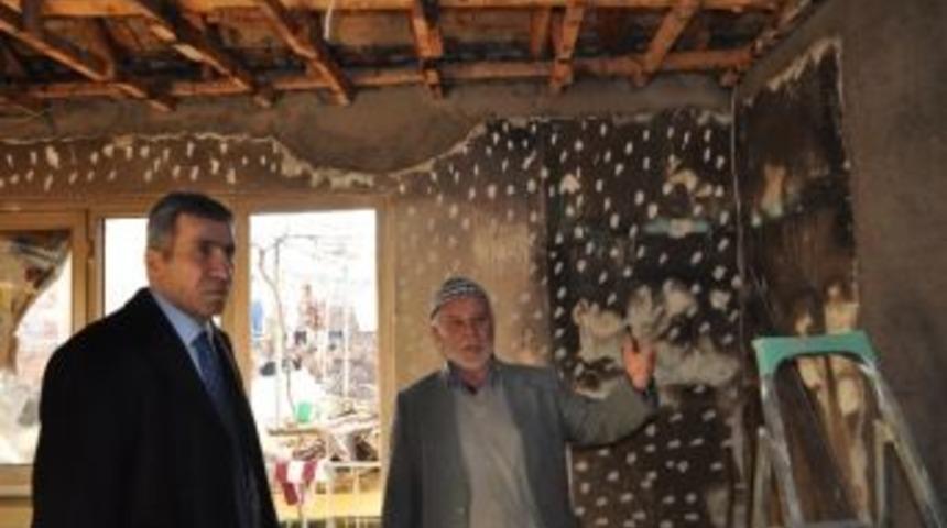 Demirci'de Evleri Yanan Aileye Kaymakam Sözü