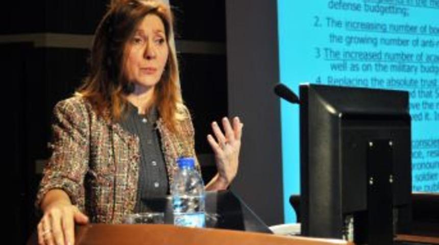 A&Uuml;&rsquo;de Asker Ve Sivil Ilişkileri Ele Alındı