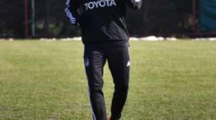 Beşiktaş'ta Fernandes Takımla Birlikte &Ccedil;alışmalara Başladı