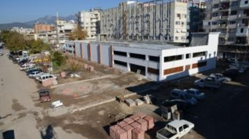 B&ouml;lgenin İlk Katlı Otopark İnşaatında &Ccedil;alışmalar Devam Ediyor