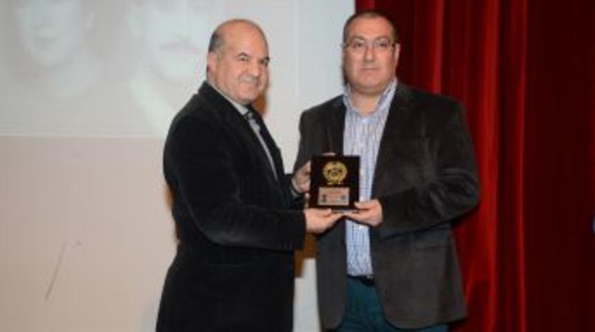 Fotoğraf Sanat&ccedil;ıları &Ouml;d&uuml;llerini Aldı