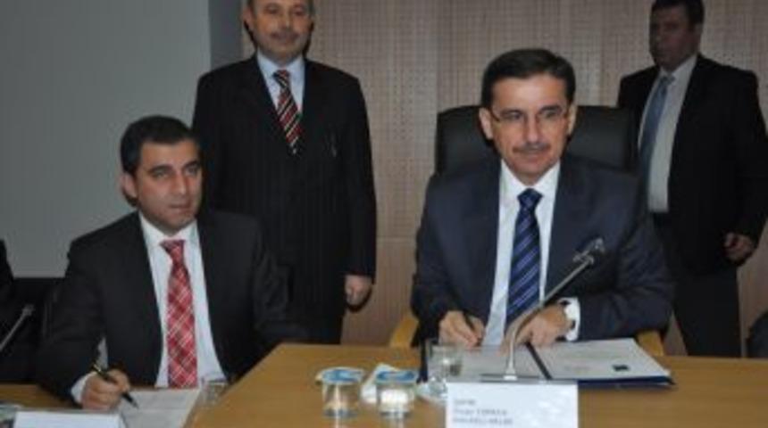 Vali Topaca'dan 'KOTO Akademi'ye Tam Destek