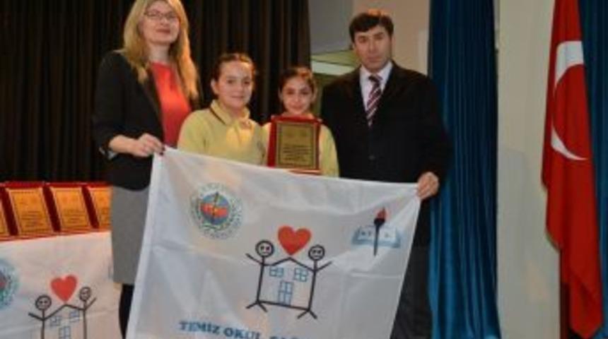 Adana'da 28 Okul Beyaz Bayrak Aldı