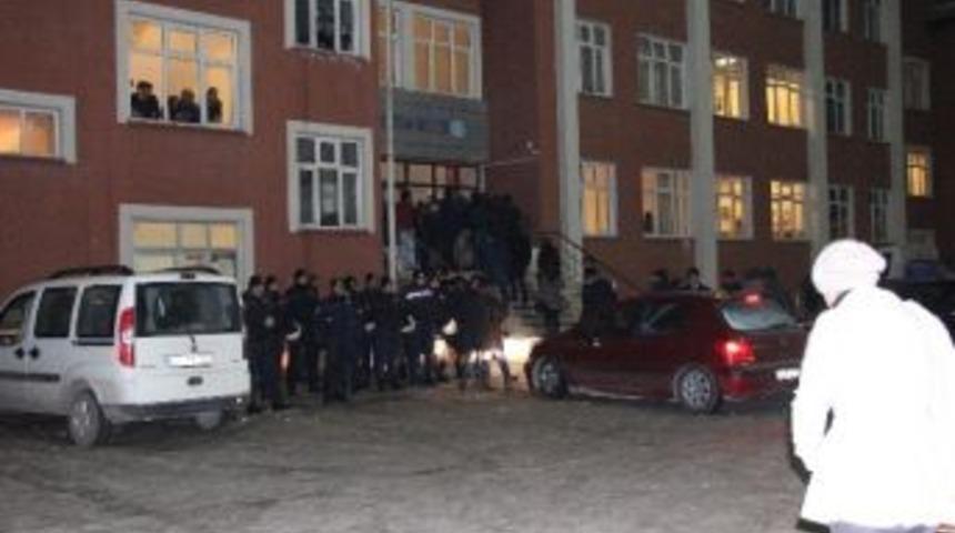 Atat&uuml;rk &Uuml;niversitesi&rsquo;nde Olaylar &Ccedil;ıktı