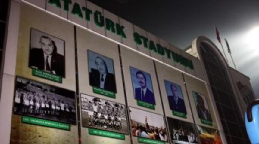 Bursaspor'un Şampiyon Başkanları Atat&uuml;rk Stadı'nda