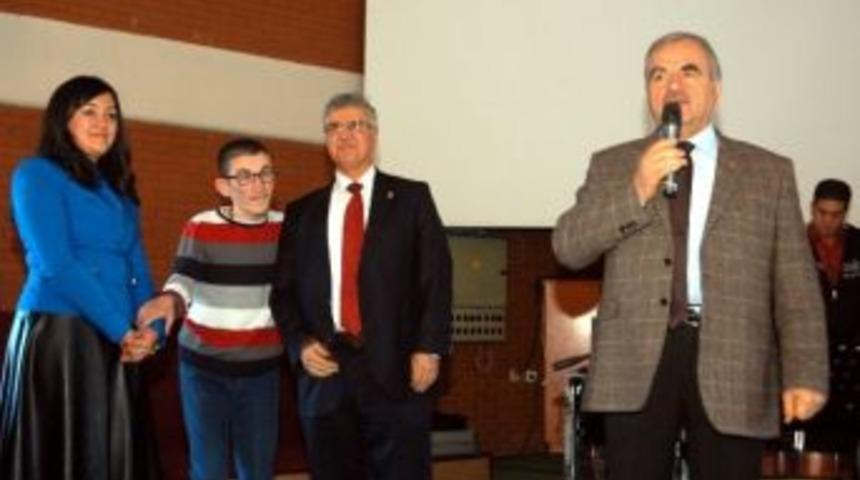 Engellilere &lsquo;engelsiz&rsquo; Yılbaşı Eğlencesi