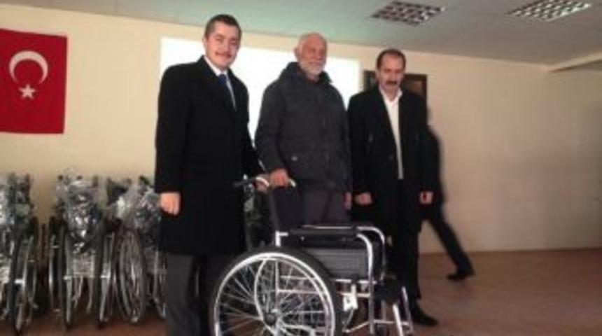 Yozgatlı Gurbet&ccedil;ilerden Engelli Vatandaşlara Tekerlekli Sandalye Yardımı