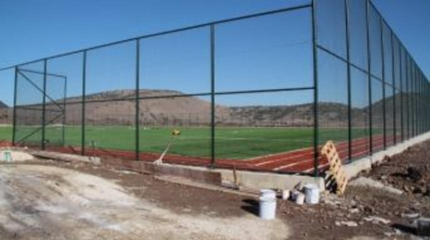 Kula'ya Sentetik &Ccedil;im Y&uuml;zeyli Futbol Sahası