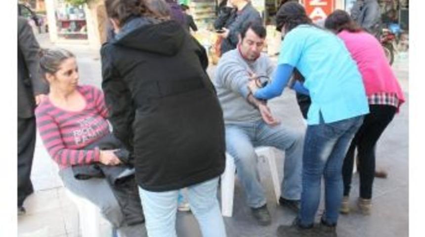 &Uuml;niversite &Ouml;ğrencileri Vatandaşın Tansiyonunu &Ouml;l&ccedil;t&uuml;