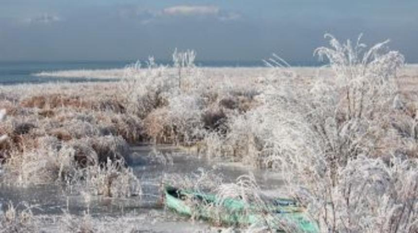 Beyşehir G&ouml;l&uuml; Beyaz Gelinliğini Giydi