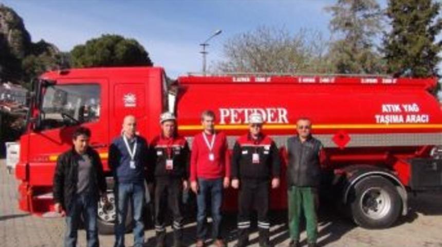 &Ccedil;evre Ekibi 554 Varil Motor Yağının Doğaya Karışmasını &Ouml;nledi