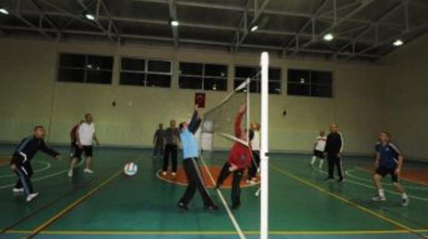 Vali &Ouml;z&rsquo;den Yomra Fen Lisesi&rsquo;ne Ziyaret