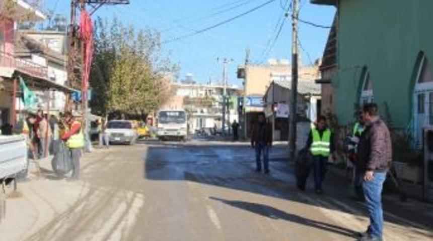 Aksu&rsquo;da Temizlik &Ccedil;alışmaları Devam Ediyor