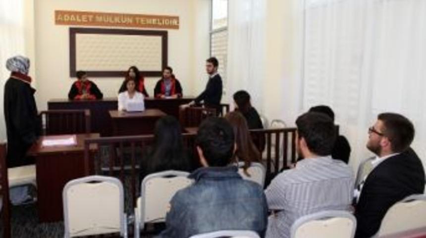 &Ccedil;&uuml;'de &lsquo;kurgusal Duruşma Salonu&rsquo;